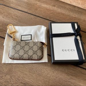 gucci supreme key pouch